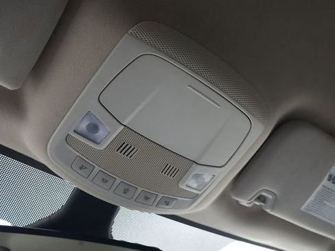 Used 2022 Ford Edge Titanium image 22