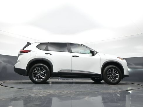Certified 2025 Nissan Rogue S FWD image 28