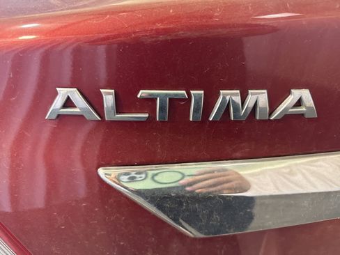 Used 2013 Nissan Altima 2.5 SV FWD image 14
