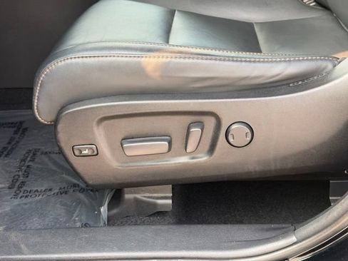 Used 2018 Toyota Highlander XLE AWD/4WD image 21