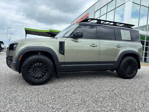 Used 2020 Land Rover Defender 110 SE AWD/4WD image 2
