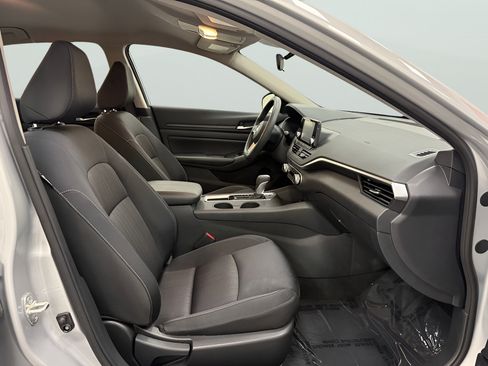 Used 2022 Nissan Altima 2.5 S FWD image 18