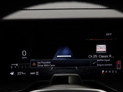 Used 2025 GMC Acadia Denali w/ Super Cruise Package image 8