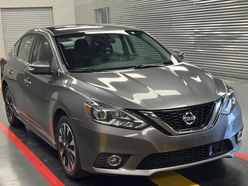 Used 2019 Nissan Sentra SR FWD image 9