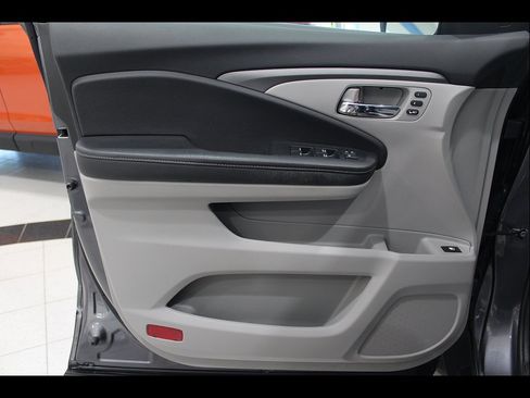 Certified 2023 Honda Ridgeline RTL image 13