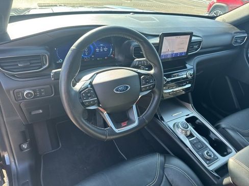 Used 2021 Ford Explorer ST image 12