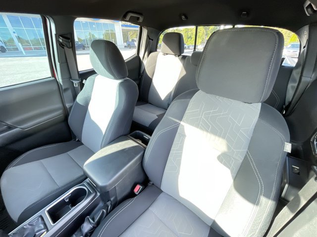 Used 2022 Toyota Tacoma TRD Off-Road w/ Technology Package AWD/4WD image 15