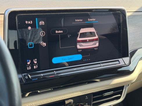 Used 2024 Volkswagen Atlas SEL Premium R-Line image 33