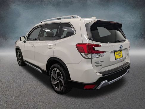 Used 2022 Subaru Forester Touring AWD/4WD image 6