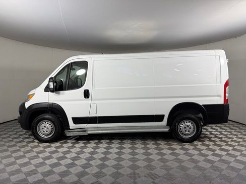Used 2025 RAM ProMaster 2500 w/ U-Haul Equipment Group FWD image 10