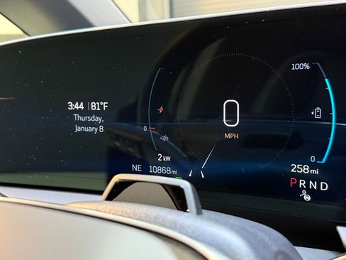 Certified 2025 Cadillac Optiq Luxury 1 image 19