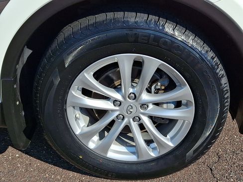 Used 2014 INFINITI QX70 AWD w/ Premium Package image 8