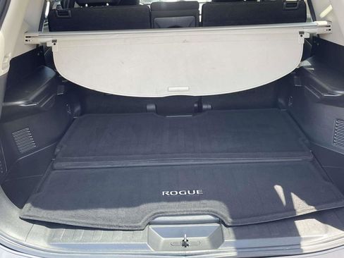 Used 2020 Nissan Rogue SV FWD image 26