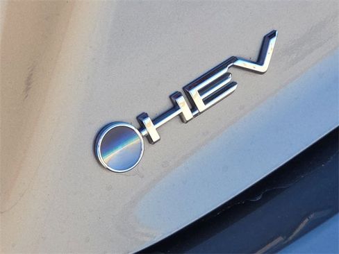 Used 2025 Toyota Camry SE image 11