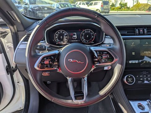 Used 2024 Jaguar F-PACE R-Dynamic S image 19