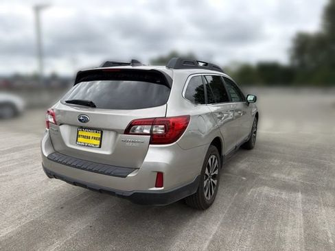 Used 2017 Subaru Outback 2.5i Limited AWD/4WD image 8