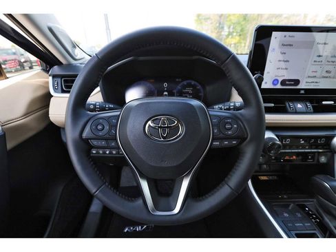 Used 2025 Toyota RAV4 Limited image 13