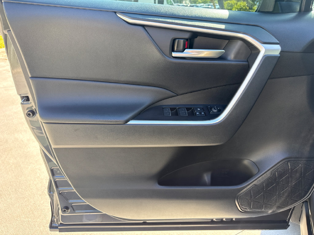 Used 2024 Toyota RAV4 XLE AWD/4WD image 13