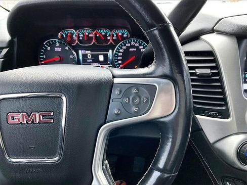 Used 2019 GMC Yukon XL SLT image 16