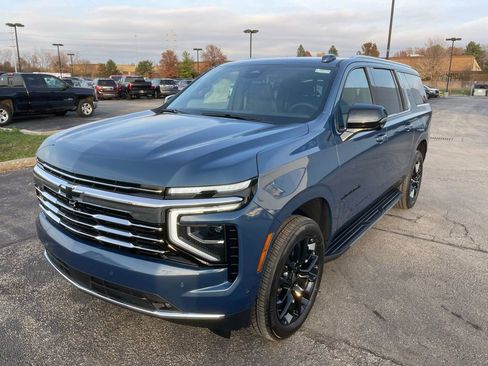 New 2026 Chevrolet Suburban LT w/ Comfort Package image 3