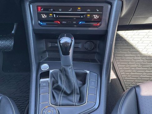 Used 2024 Volkswagen Tiguan SE image 15