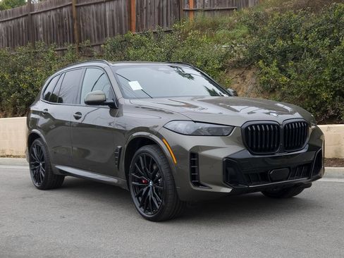 New 2026 BMW X5 xDrive40i w/ M Sport Package image 2