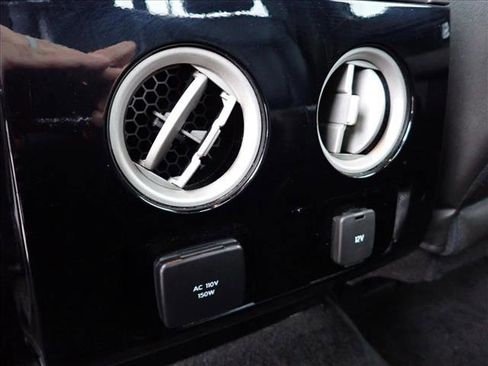 Used 2014 Ford F150 Limited image 9