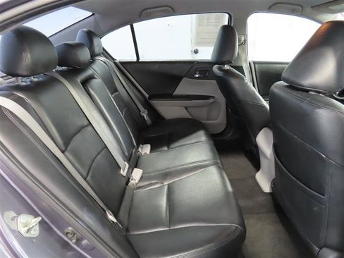 Used 2015 Honda Accord LX image 29