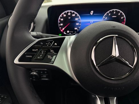 New 2026 Mercedes-Benz GLB 250 image 15