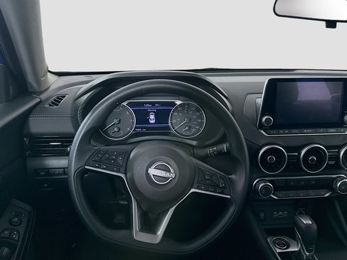 Used 2024 Nissan Sentra SV FWD image 17
