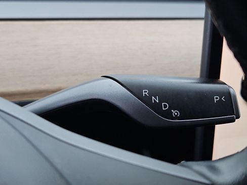 Used 2018 Tesla Model 3 Long Range image 29