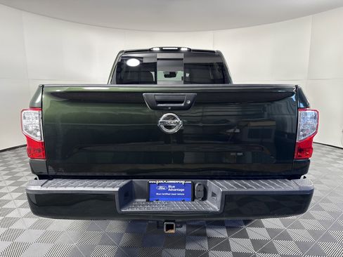 Used 2019 Nissan Titan PRO-4X image 4