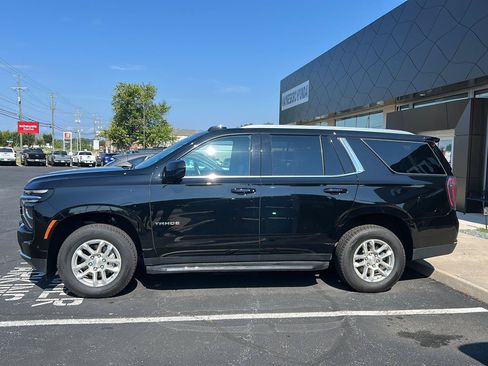 Used 2025 Chevrolet Tahoe LT AWD/4WD image 3