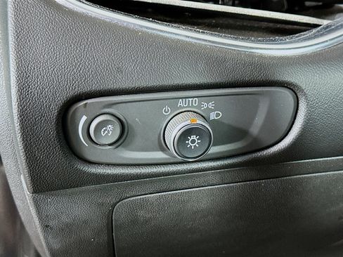 Used 2018 Chevrolet Malibu LT w/ Leather Package image 16