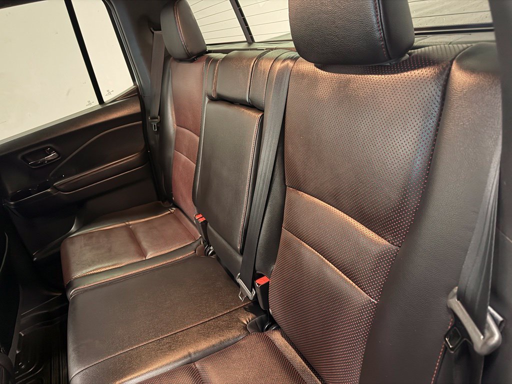 Used 2025 Honda Ridgeline Black Edition image 12
