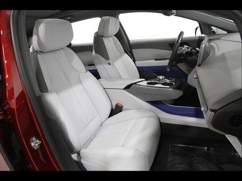 Used 2025 Cadillac Optiq Sport 1 w/ LPO, Floor Liner Package AWD/4WD image 19