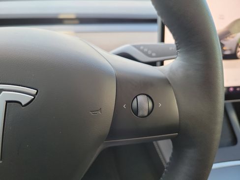 Used 2024 Tesla Model Y Long Range image 18