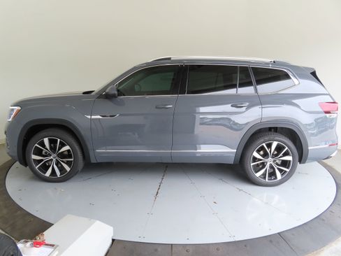 New 2026 Volkswagen Atlas SEL Premium R-Line AWD/4WD image 8