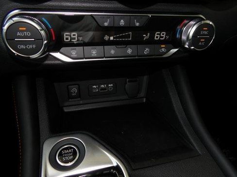 Used 2025 Nissan Sentra SR w/ SR Premium Package image 25