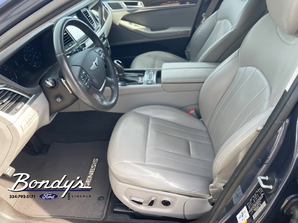 Used 2015 Hyundai Genesis 3.8 w/ Option Group 02 RWD image 10