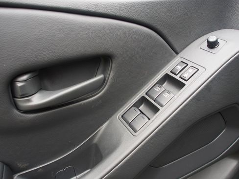 Used 2026 Nissan Frontier SV image 17