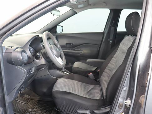 Used 2020 Nissan Kicks S FWD image 8