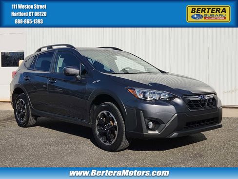 Used 2023 Subaru Crosstrek 2.0i Premium image 1