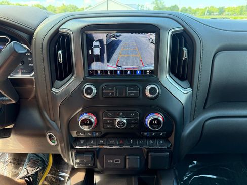 Used 2021 GMC Sierra 2500 Denali w/ Denali Ultimate Package AWD/4WD image 38