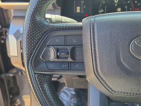 Used 2025 Toyota Tacoma SR5 image 16