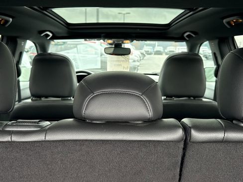 Used 2024 Jeep Compass Latitude w/ Sun and Sound Group image 10