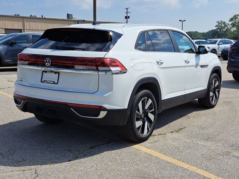 Used 2024 Volkswagen Atlas Cross Sport SE image 4
