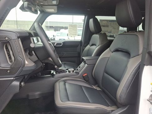 New 2025 Ford Bronco Outer Banks image 6