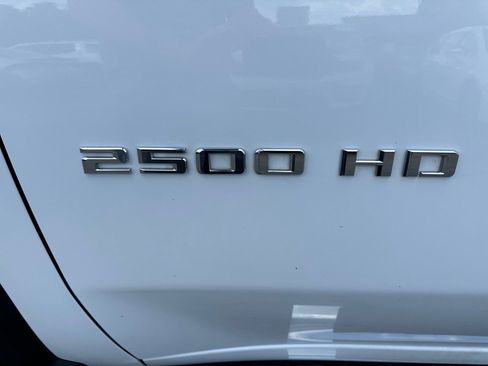 Used 2024 Chevrolet Silverado 2500 LT image 9