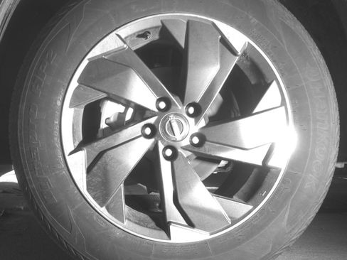 Used 2025 Nissan Rogue SV image 12